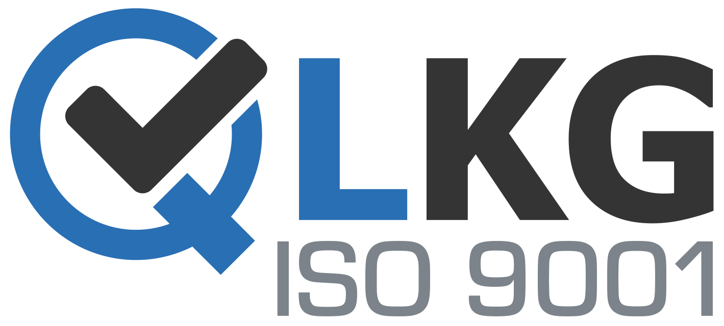 Blau-schwarzes Logo mit einem Häkchen in einem Kreis auf der linken Seite. Rechts steht „LKG“ in fetten schwarzen Buchstaben und darunter in Grau „ISO 9001“.